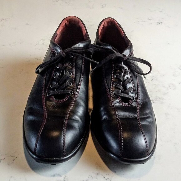 Tod's Black Leather Lace-Up Driving Shoes 9.5 - Picture 1 of 7